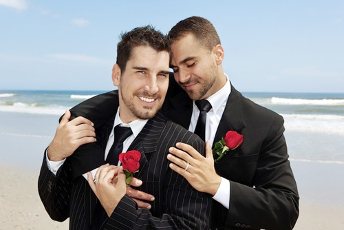 married-gay-couple-121213.jpg